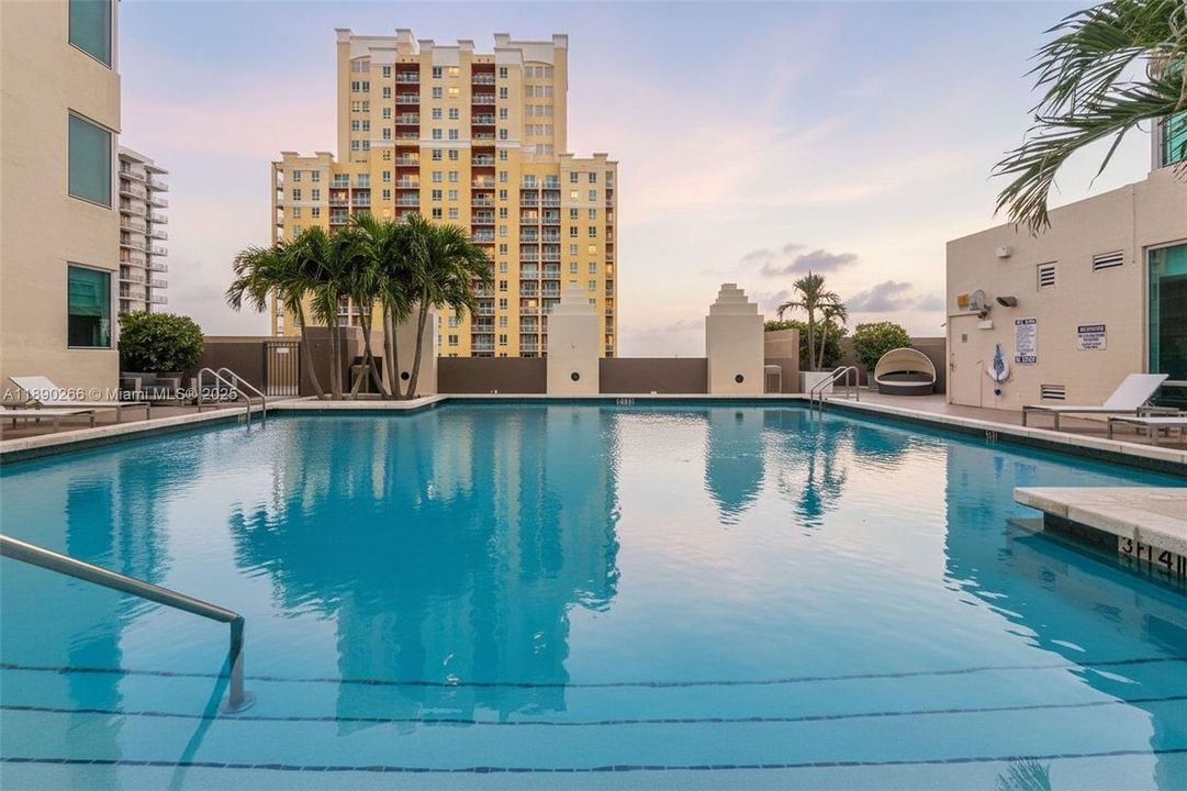 Под контрактом: $149,000 (1 спален, 1 ванн, 657 Квадратных фут)