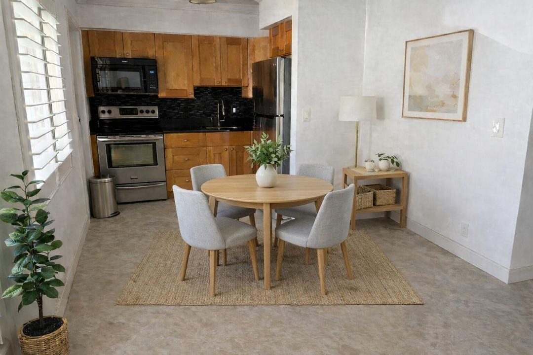 eat in kitchen