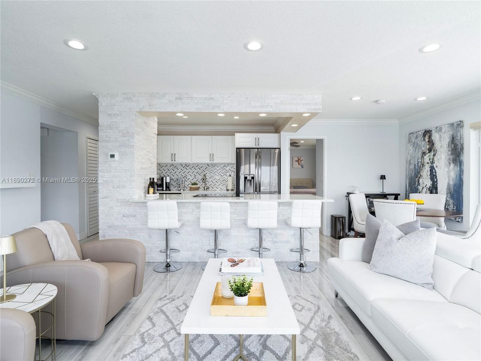 Под контрактом: $395,000 (2 спален, 2 ванн, 1080 Квадратных фут)