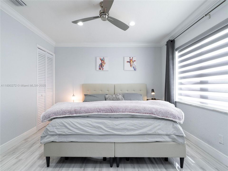 Под контрактом: $395,000 (2 спален, 2 ванн, 1080 Квадратных фут)