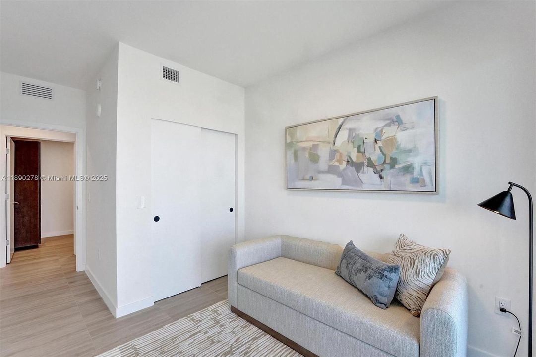 На продажу: $2,450,000 (4 спален, 2 ванн, 1177 Квадратных фут)