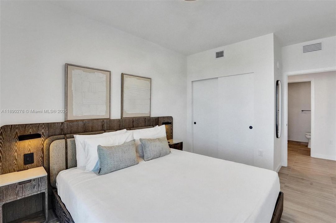 На продажу: $2,450,000 (4 спален, 2 ванн, 1177 Квадратных фут)