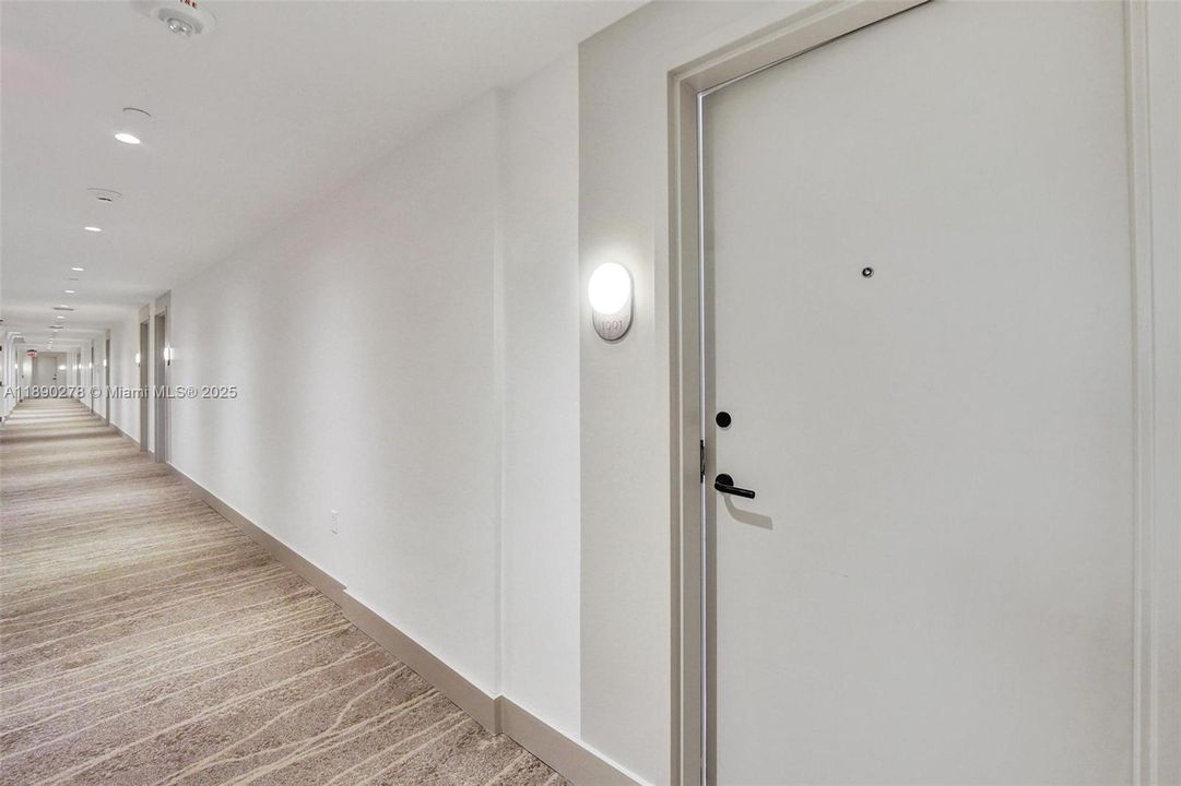 На продажу: $2,450,000 (4 спален, 2 ванн, 1177 Квадратных фут)