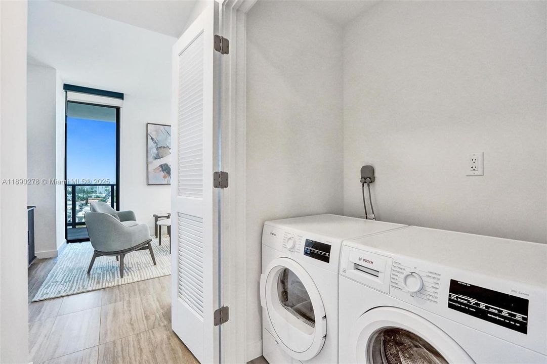 На продажу: $2,450,000 (4 спален, 2 ванн, 1177 Квадратных фут)