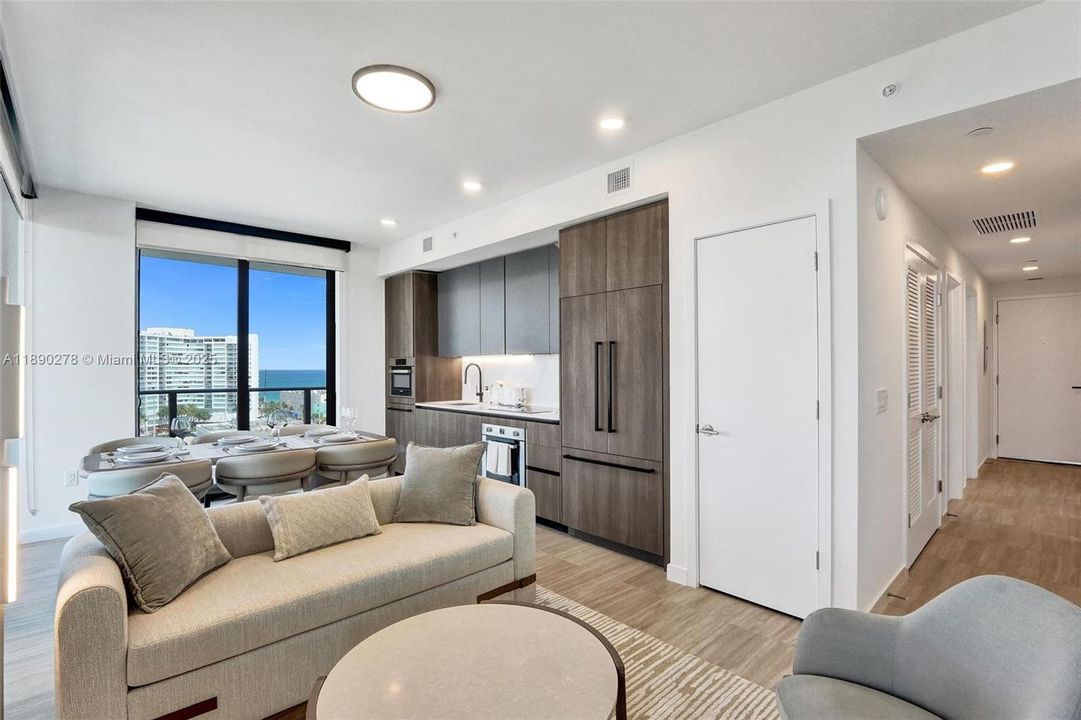 На продажу: $2,450,000 (4 спален, 2 ванн, 1177 Квадратных фут)