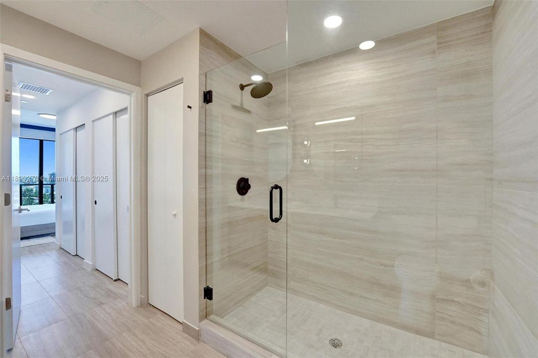 На продажу: $2,450,000 (4 спален, 2 ванн, 1177 Квадратных фут)