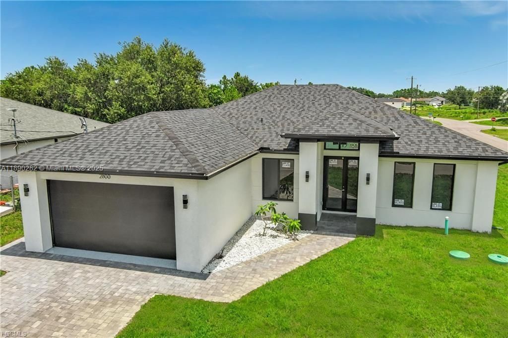 Activo con contrato: $390,000 (3 camas, 2 baños, 1629 Pies cuadrados)