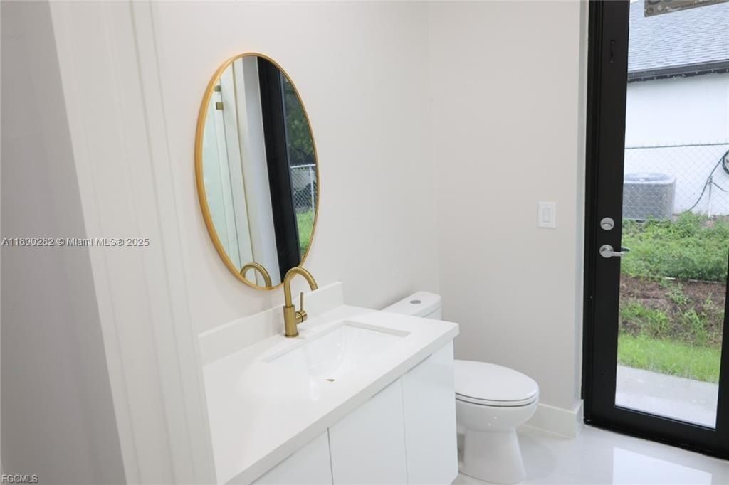 Activo con contrato: $390,000 (3 camas, 2 baños, 1629 Pies cuadrados)