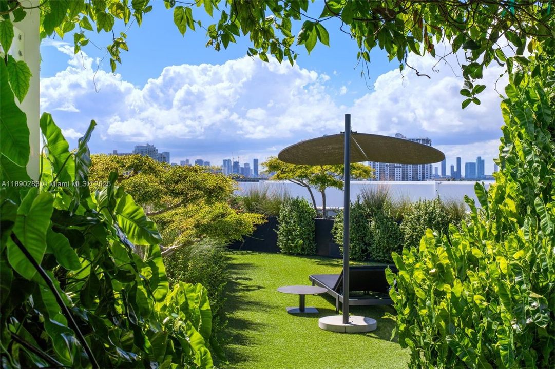 For Sale: $3,425,000 (2 beds, 2 baths, 2143 Square Feet)