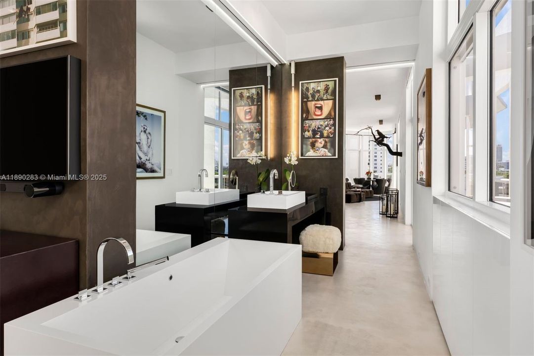 For Sale: $3,425,000 (2 beds, 2 baths, 2143 Square Feet)