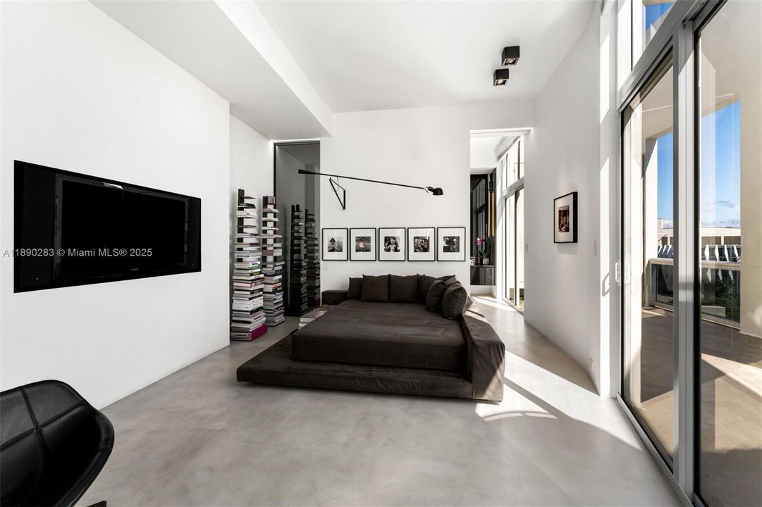 For Sale: $3,425,000 (2 beds, 2 baths, 2143 Square Feet)