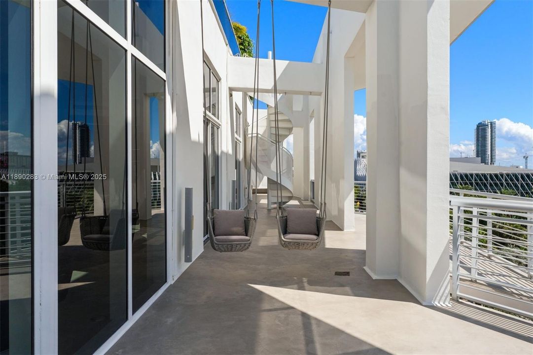 For Sale: $3,425,000 (2 beds, 2 baths, 2143 Square Feet)