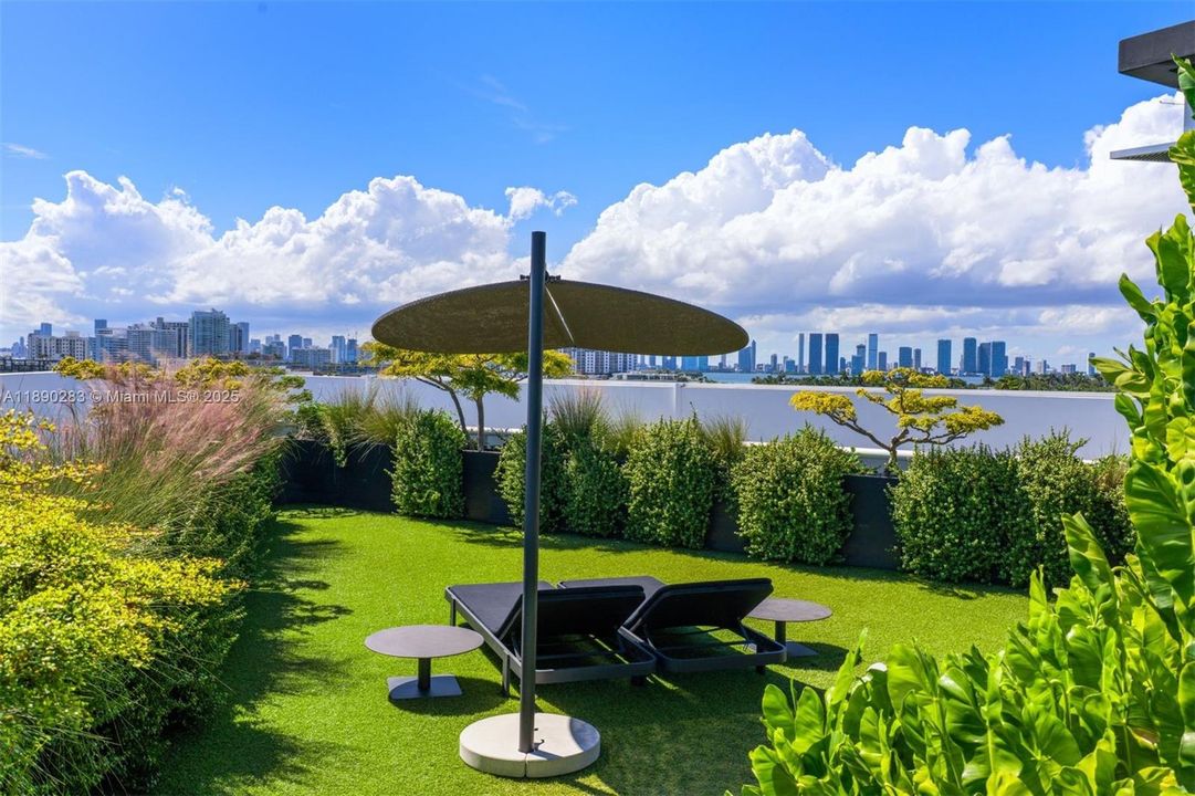 For Sale: $3,425,000 (2 beds, 2 baths, 2143 Square Feet)