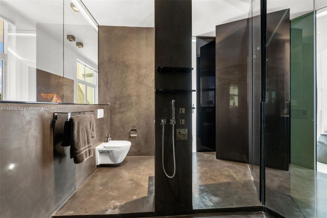 For Sale: $3,425,000 (2 beds, 2 baths, 2143 Square Feet)