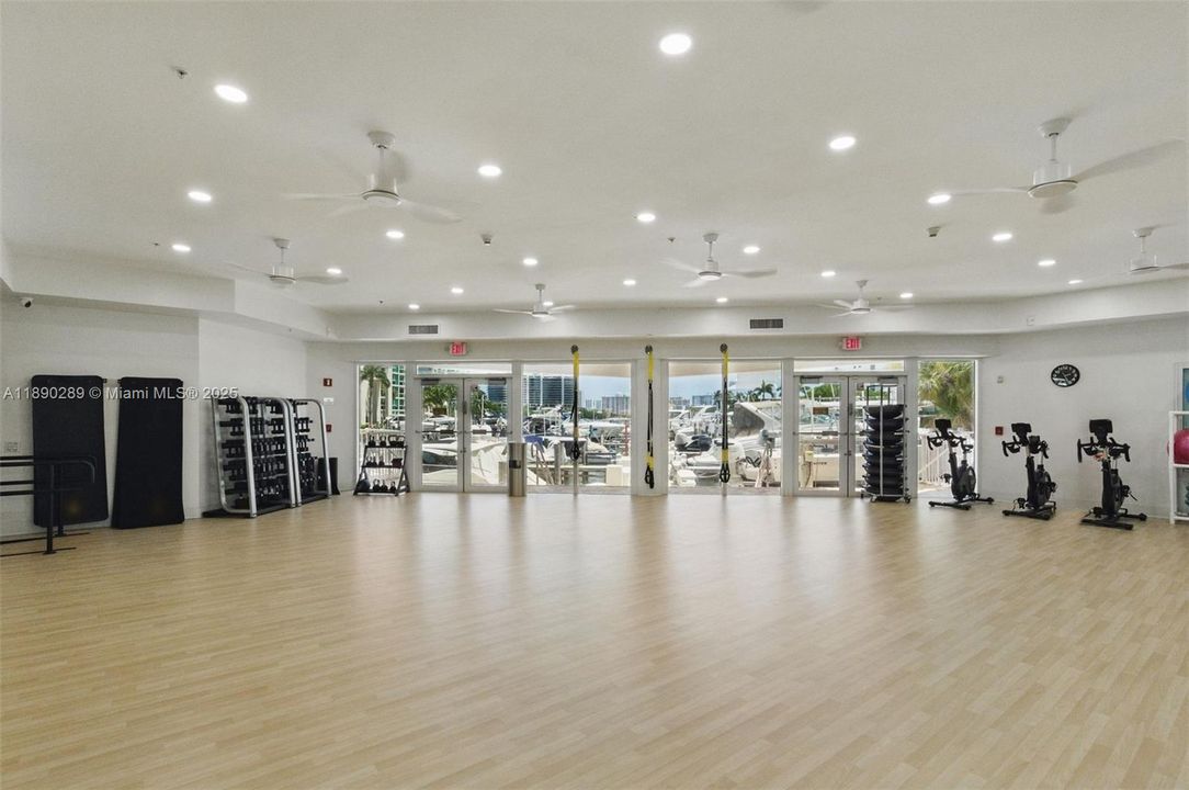 待售: $650,000 (3 贝兹, 3 浴室, 1600 平方英尺)