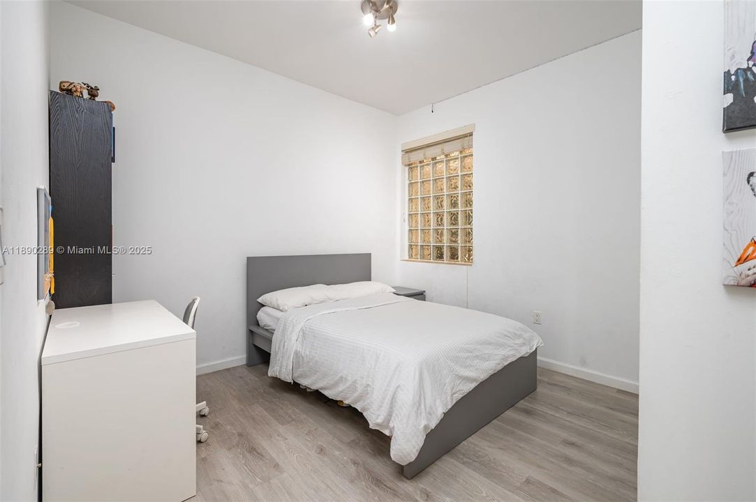 待售: $650,000 (3 贝兹, 3 浴室, 1600 平方英尺)