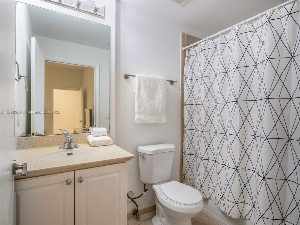 待售: $650,000 (3 贝兹, 3 浴室, 1600 平方英尺)