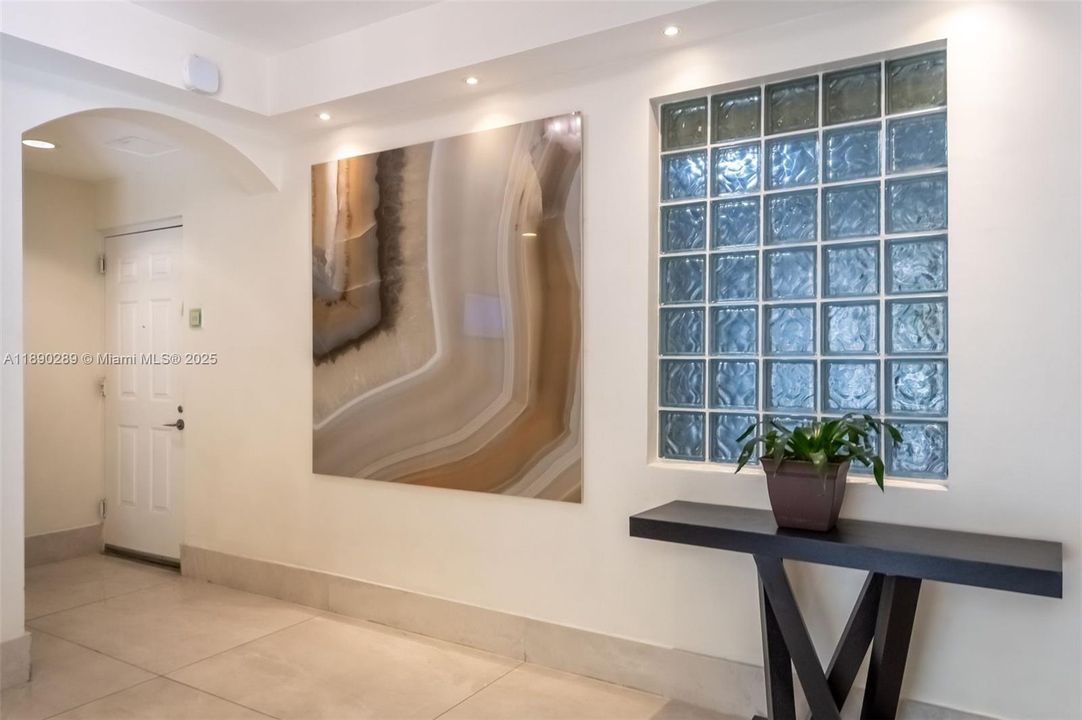 待售: $650,000 (3 贝兹, 3 浴室, 1600 平方英尺)