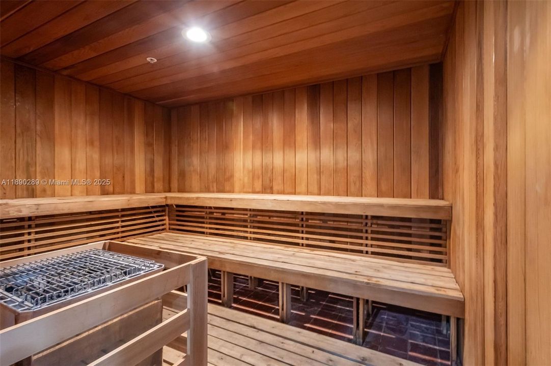 待售: $650,000 (3 贝兹, 3 浴室, 1600 平方英尺)