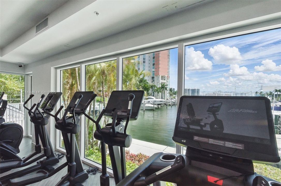 待售: $650,000 (3 贝兹, 3 浴室, 1600 平方英尺)