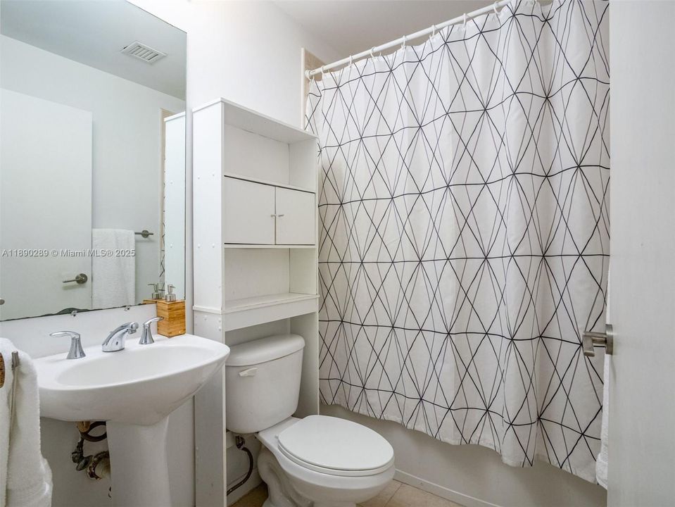 待售: $650,000 (3 贝兹, 3 浴室, 1600 平方英尺)