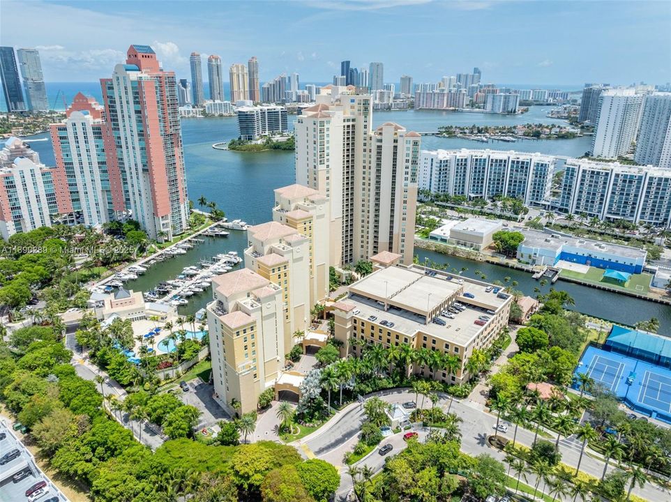 待售: $650,000 (3 贝兹, 3 浴室, 1600 平方英尺)