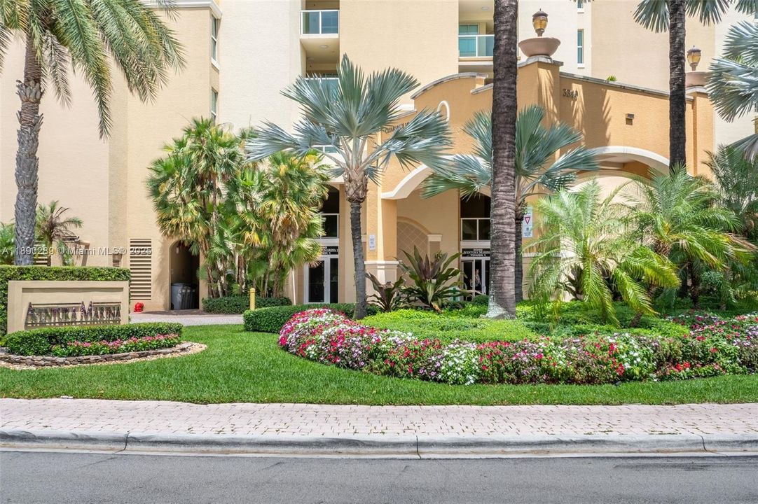 待售: $650,000 (3 贝兹, 3 浴室, 1600 平方英尺)