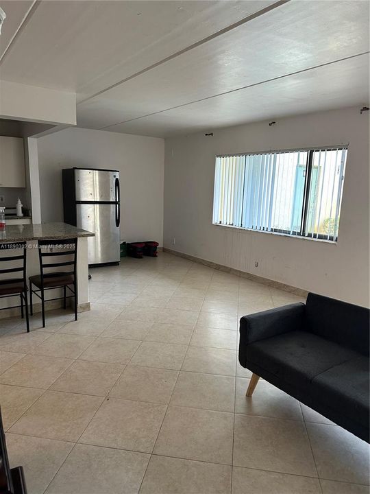 Active With Contract: $156,000 (2 beds, 2 baths, 909 Square Feet)