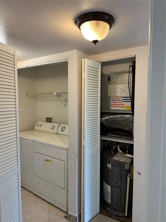 Active With Contract: $156,000 (2 beds, 2 baths, 909 Square Feet)