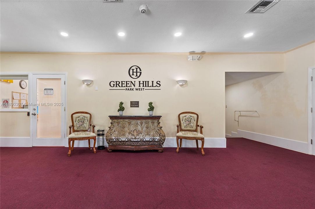 Под контрактом: $339,900 (2 спален, 2 ванн, 1240 Квадратных фут)