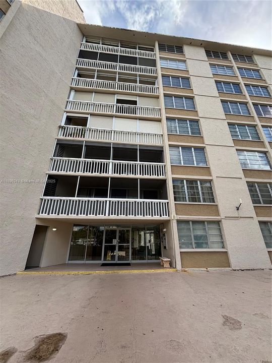 出租: $1,700 (2 贝兹, 2 浴室, 1110 平方英尺)