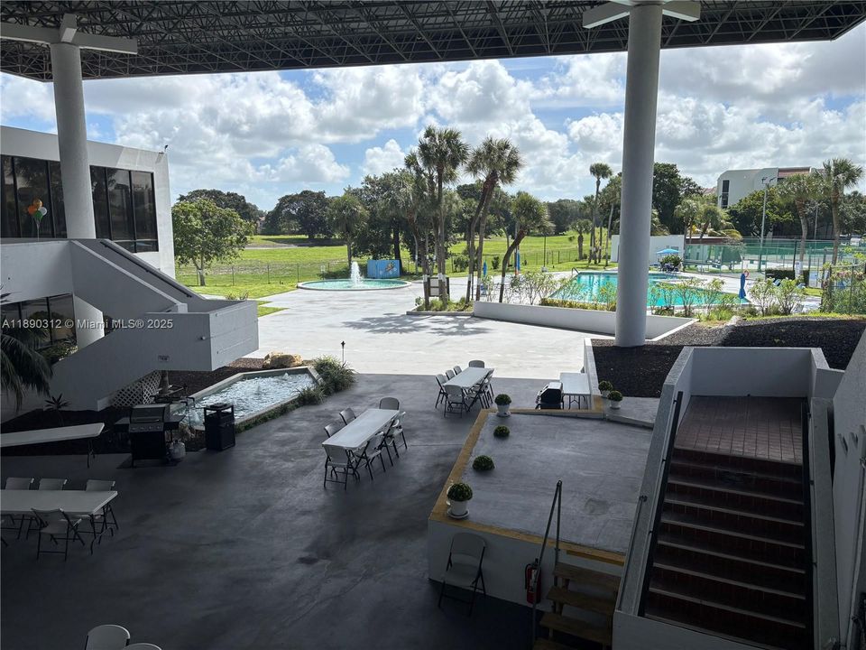 出租: $1,700 (2 贝兹, 2 浴室, 1110 平方英尺)