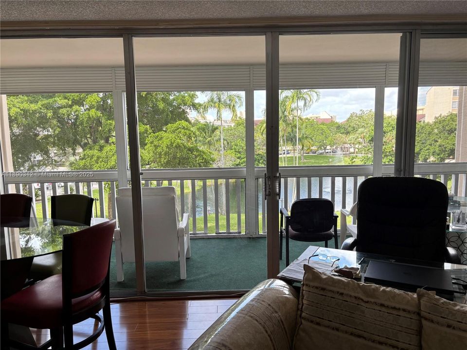 出租: $1,700 (2 贝兹, 2 浴室, 1110 平方英尺)