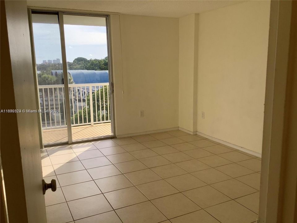 Recently Rented: $2,500 (1 beds, 1 baths, 804 Square Feet)