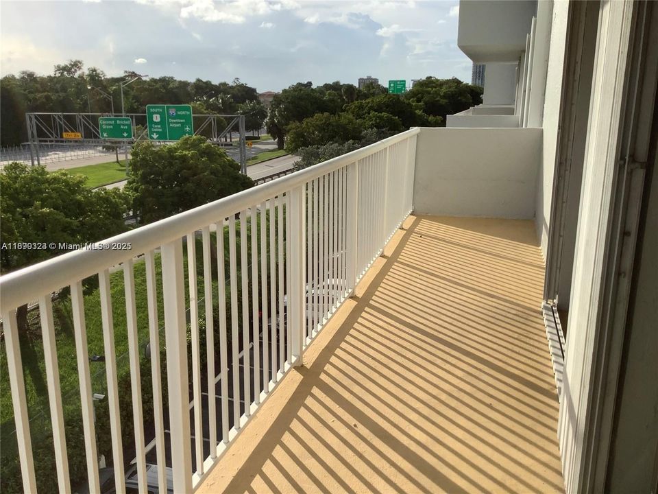 Recently Rented: $2,500 (1 beds, 1 baths, 804 Square Feet)