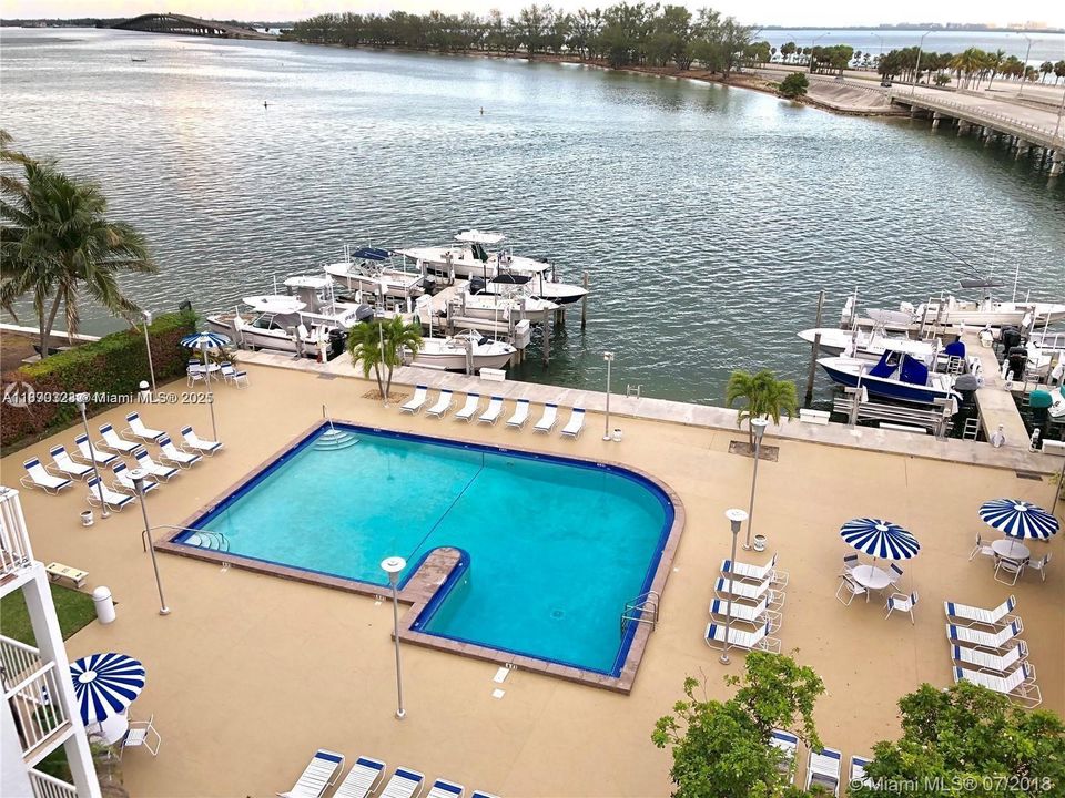 Recently Rented: $2,500 (1 beds, 1 baths, 804 Square Feet)