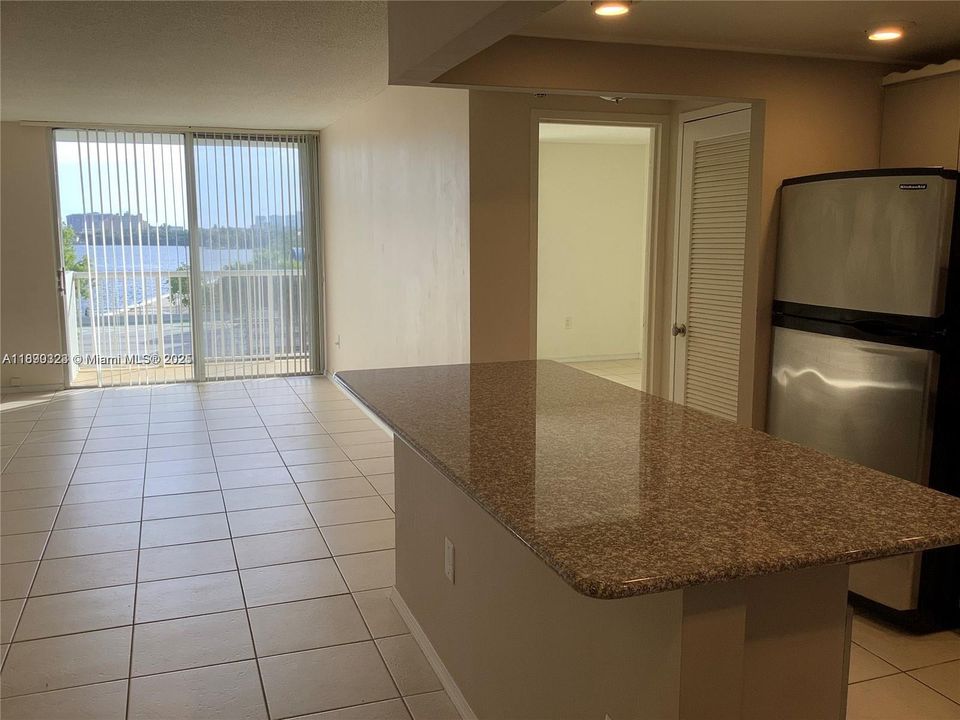 Recently Rented: $2,500 (1 beds, 1 baths, 804 Square Feet)