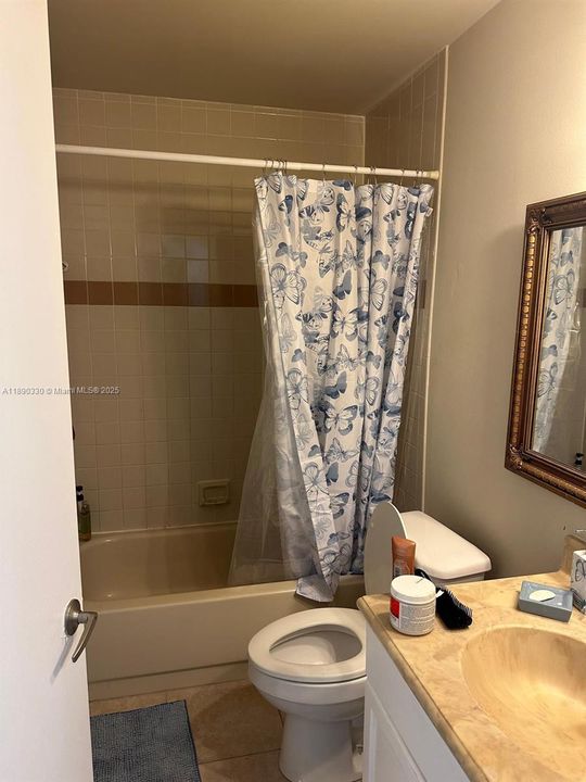 Active With Contract: $130,000 (1 beds, 1 baths, 704 Square Feet)