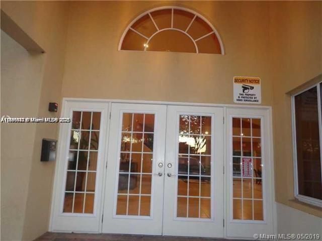 Под контрактом: $1,590 (1 спален, 1 ванн, 695 Квадратных фут)