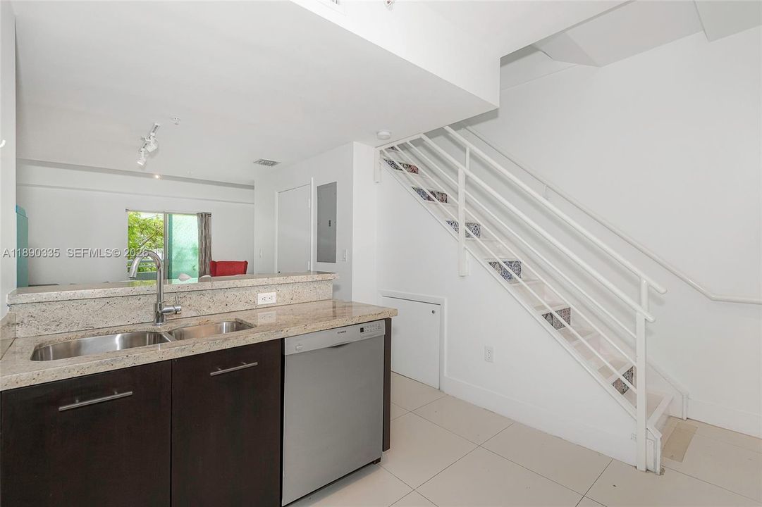 Activo con contrato: $819,000 (2 camas, 2 baños, 1026 Pies cuadrados)