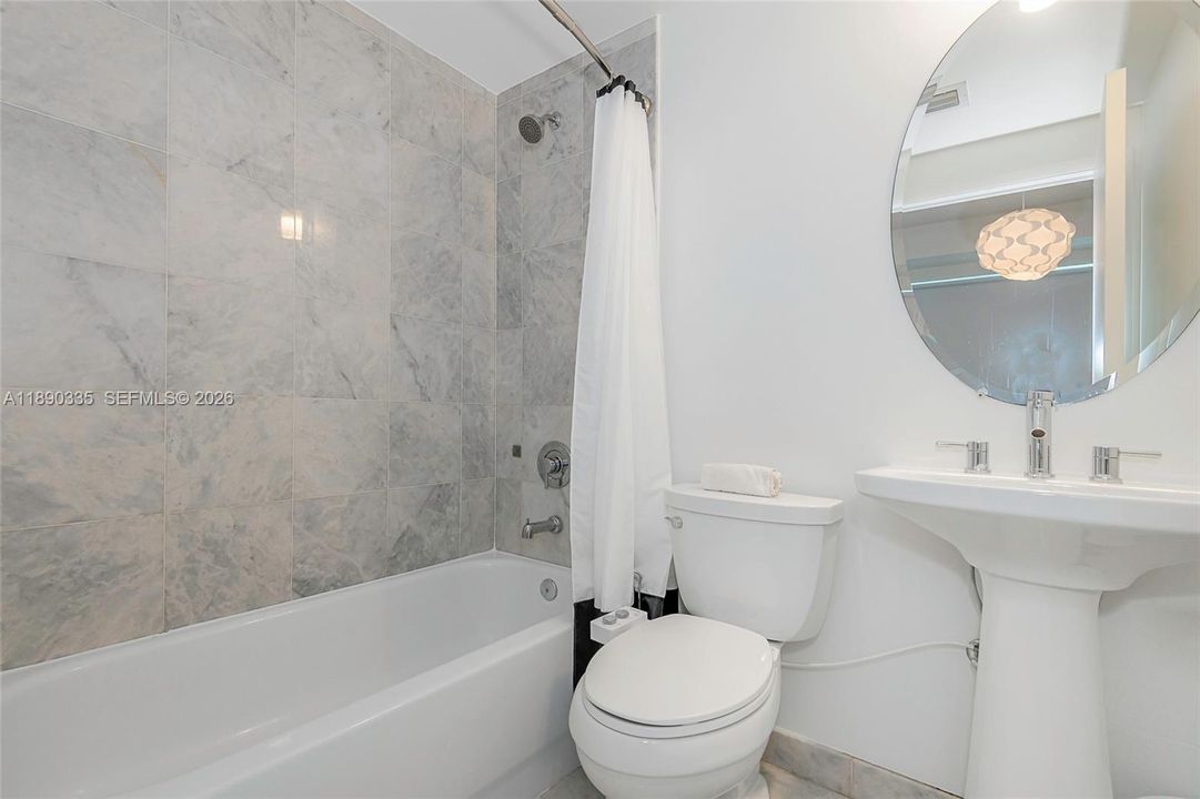 Activo con contrato: $819,000 (2 camas, 2 baños, 1026 Pies cuadrados)