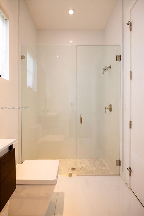 На продажу: $2,399,000 (5 спален, 3 ванн, 3143 Квадратных фут)