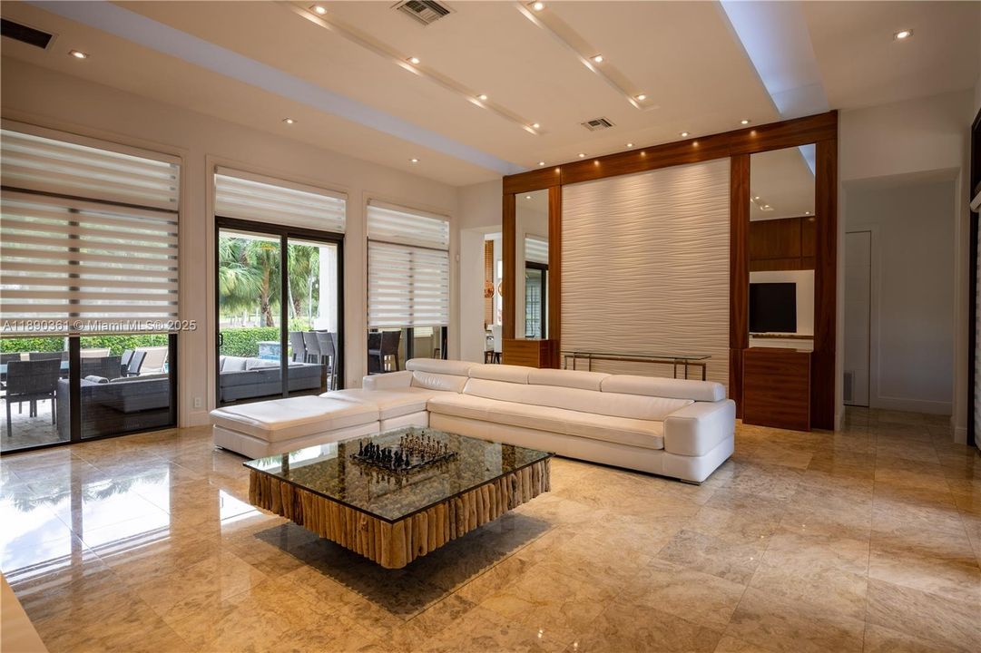 На продажу: $2,399,000 (5 спален, 3 ванн, 3143 Квадратных фут)