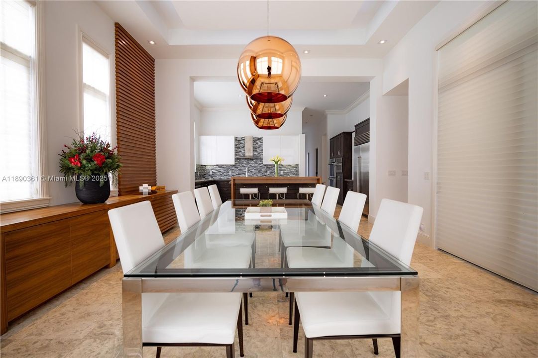 На продажу: $2,399,000 (5 спален, 3 ванн, 3143 Квадратных фут)