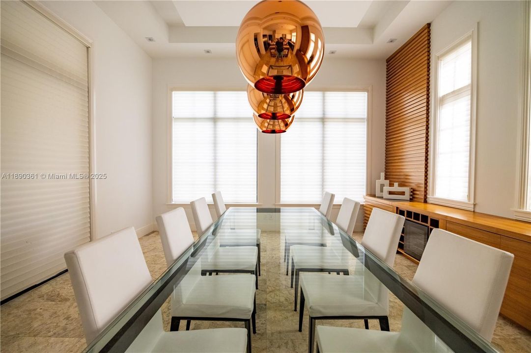 На продажу: $2,399,000 (5 спален, 3 ванн, 3143 Квадратных фут)