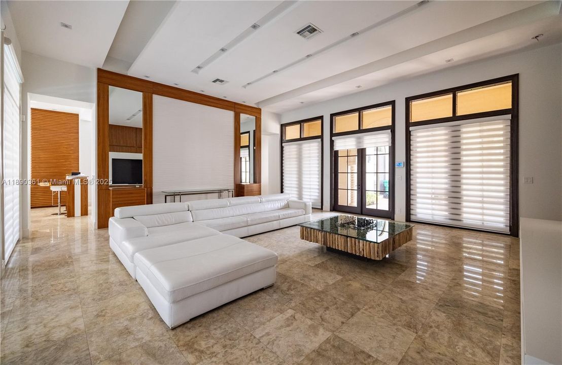 На продажу: $2,399,000 (5 спален, 3 ванн, 3143 Квадратных фут)