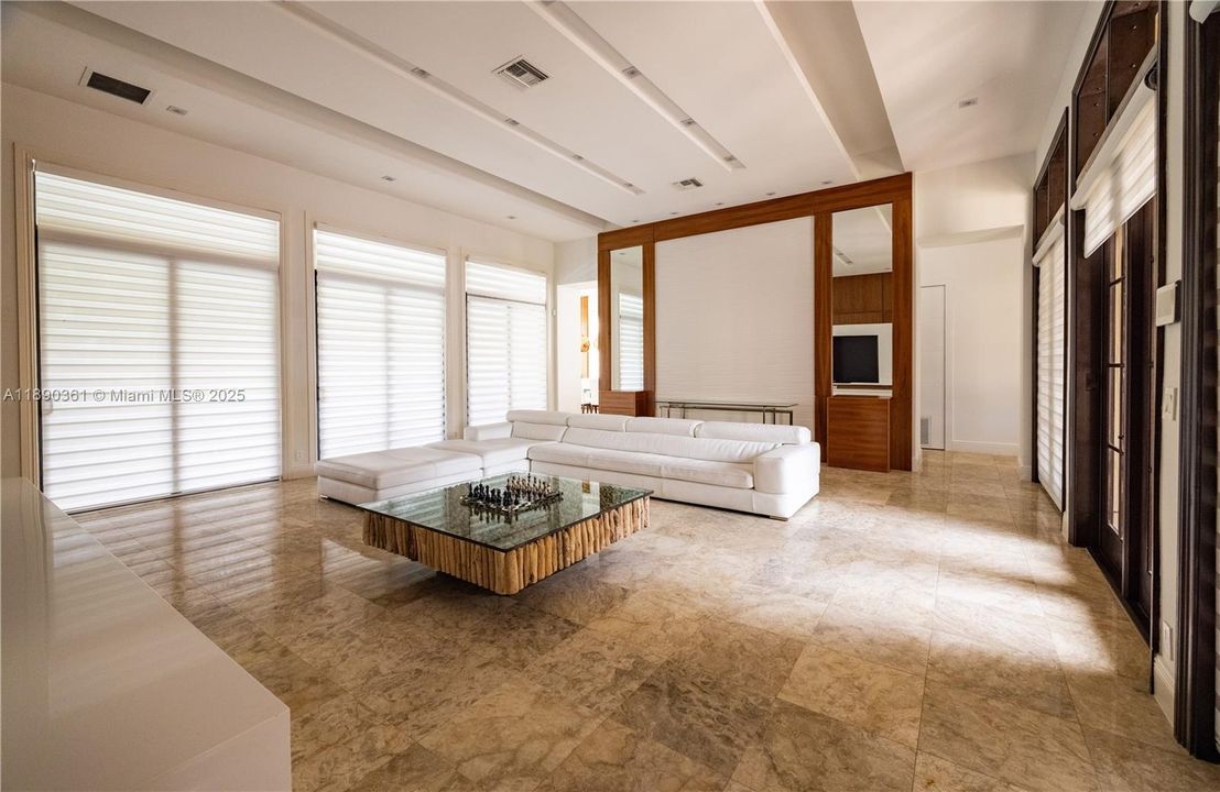 На продажу: $2,399,000 (5 спален, 3 ванн, 3143 Квадратных фут)