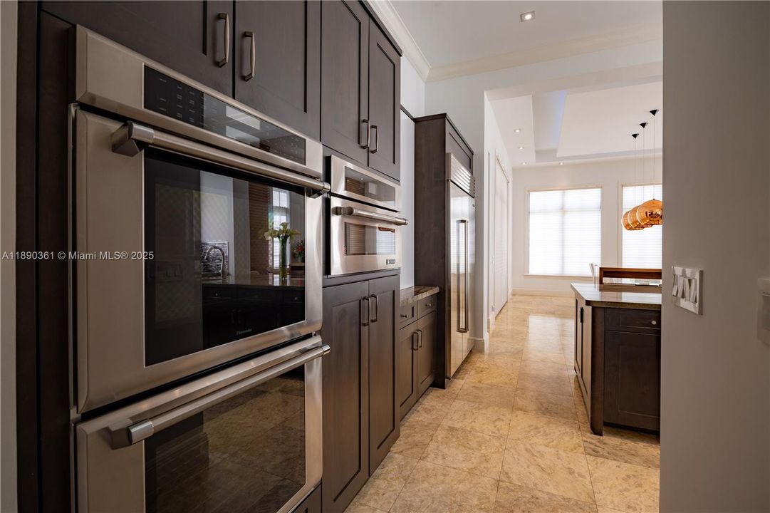 На продажу: $2,399,000 (5 спален, 3 ванн, 3143 Квадратных фут)