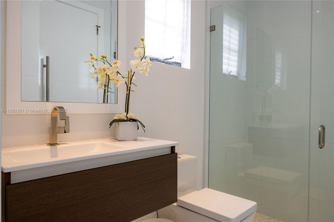 На продажу: $2,399,000 (5 спален, 3 ванн, 3143 Квадратных фут)