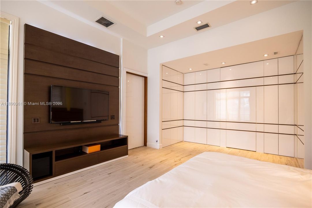 На продажу: $2,399,000 (5 спален, 3 ванн, 3143 Квадратных фут)